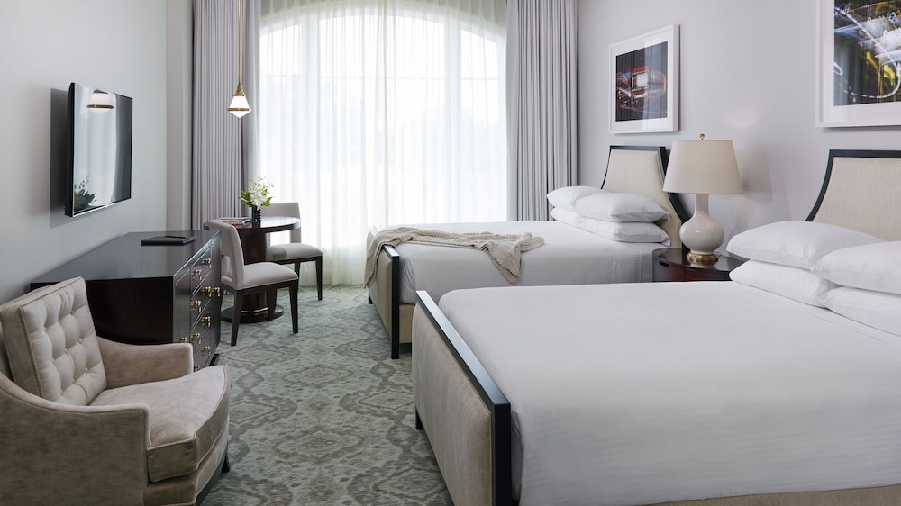 The Spectator Hotel 28/53