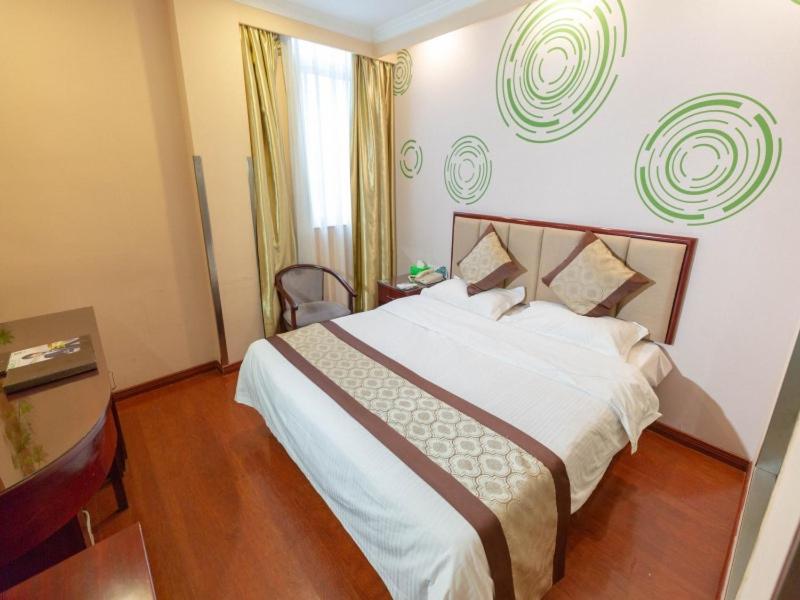 GreenTree Inn ZhenJiang Jurong New Bus Station Express Hotel 26/43