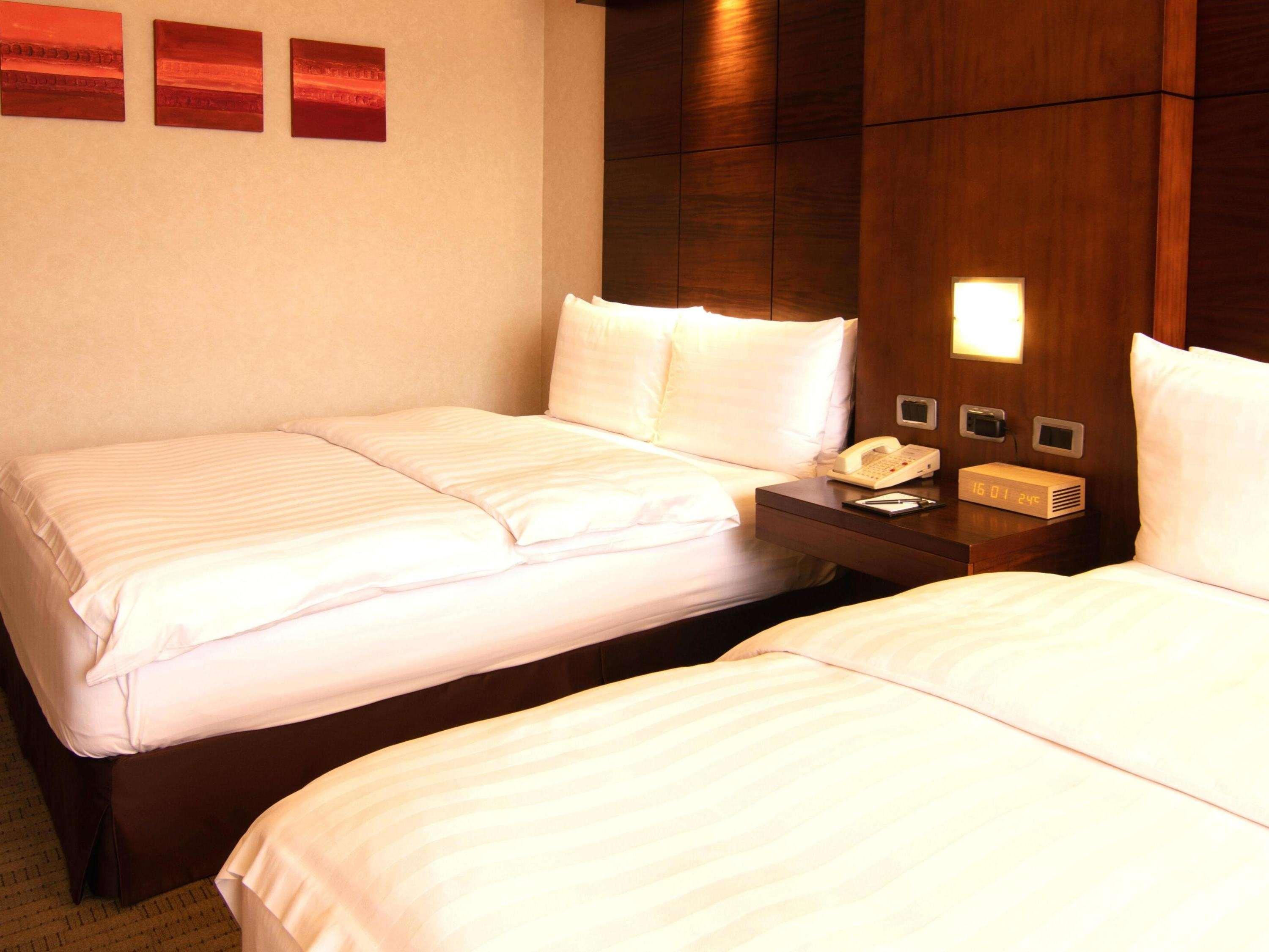 SWISS, EXECUTIVE, TWIN BEDS