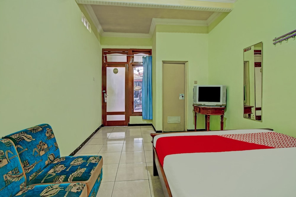 OYO 90031 Villa Papada 6/23