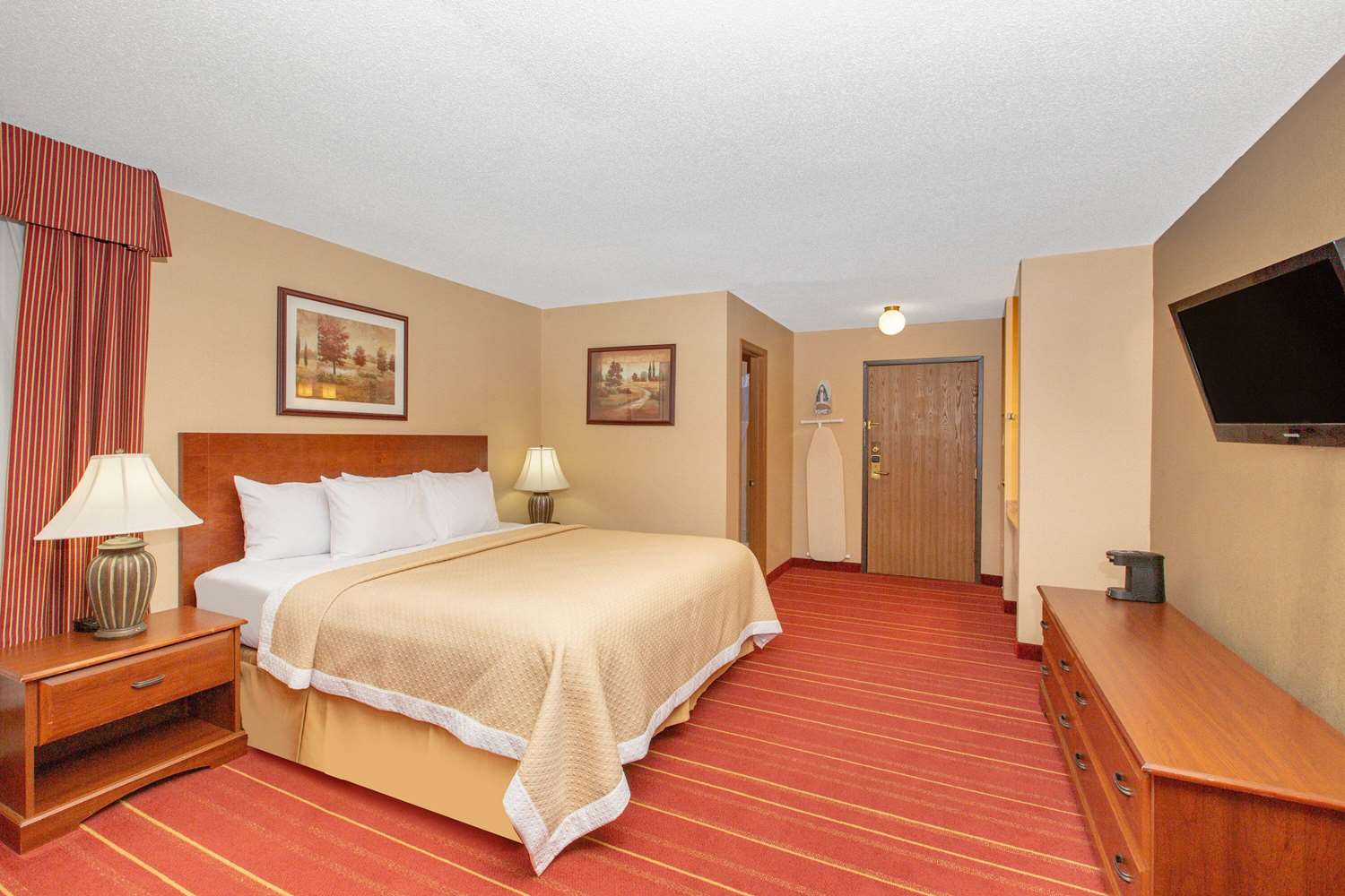 Days Inn by Wyndham Salina I-70 11/27