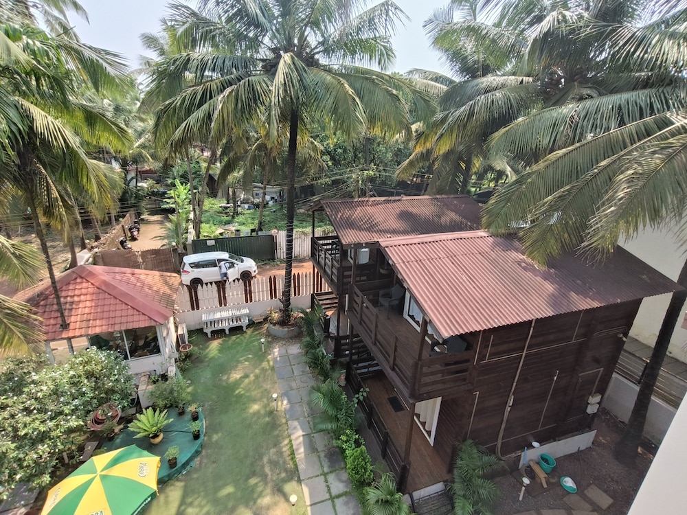 Beach Walk Resort - Goa 32/35