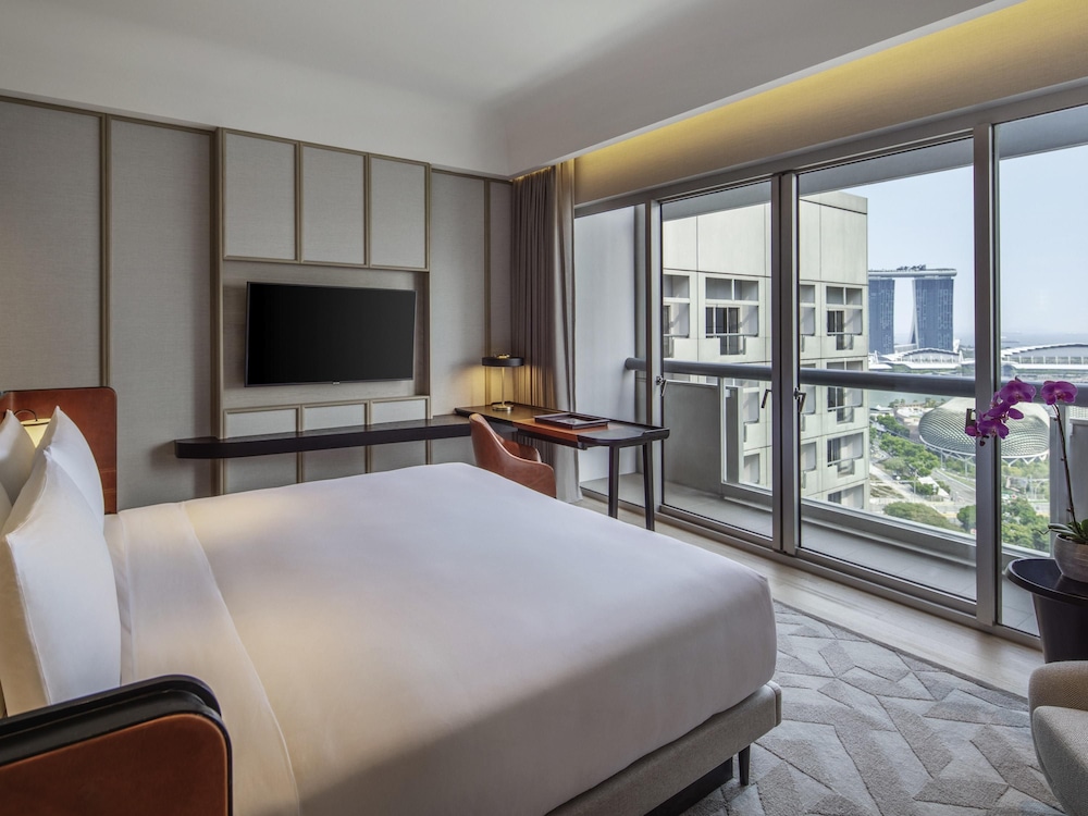 Fairmont Gold, Gold, Suite, King Bed, 3 Balconies, Lounge Access