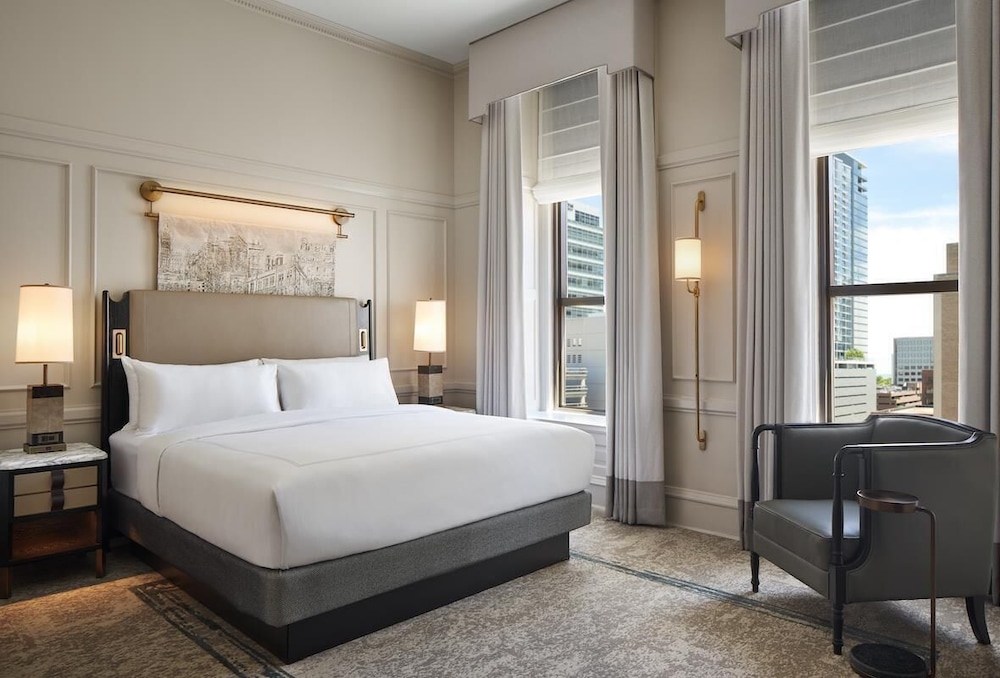 The Pfister Hotel 23/70