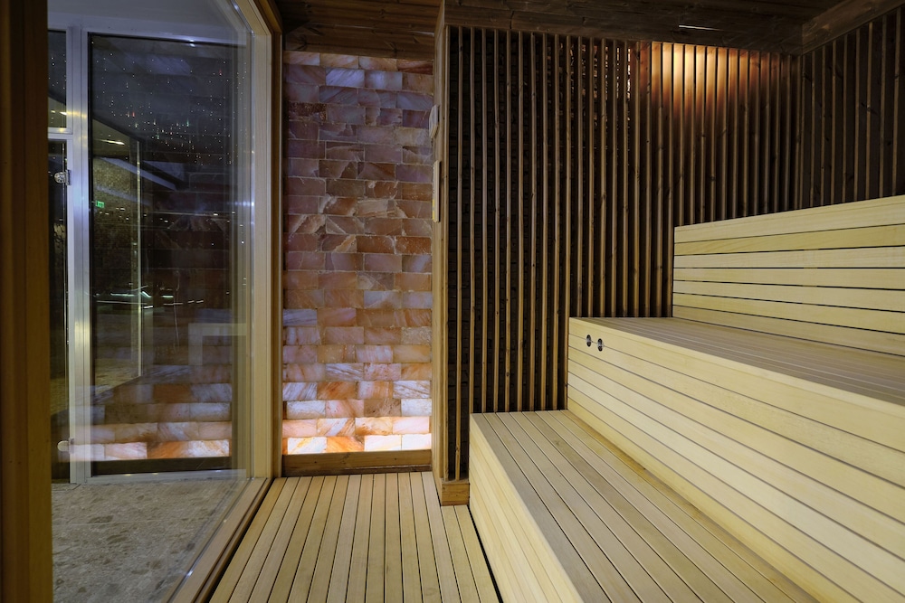 swimming pool spa