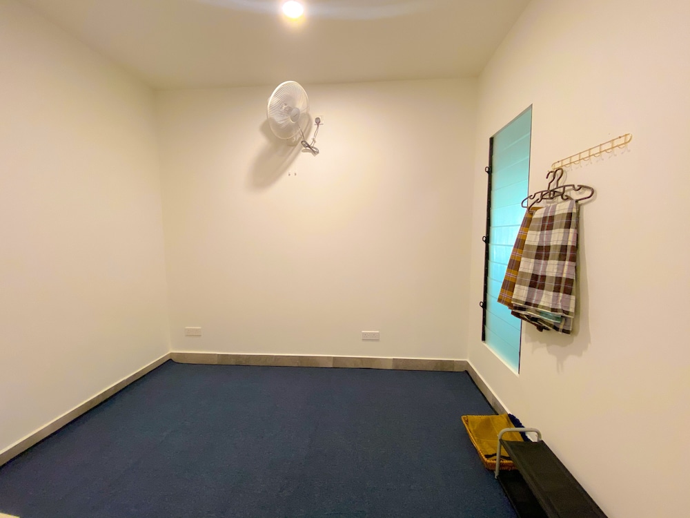 AZ HOTEL & SERVICED APARTMENTS 17/36
