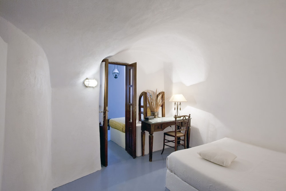 Alexander's Suites 19/68