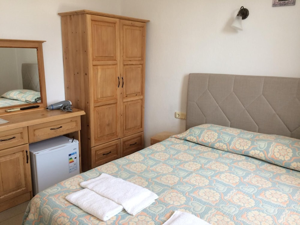 Tugay Hotel 14/67
