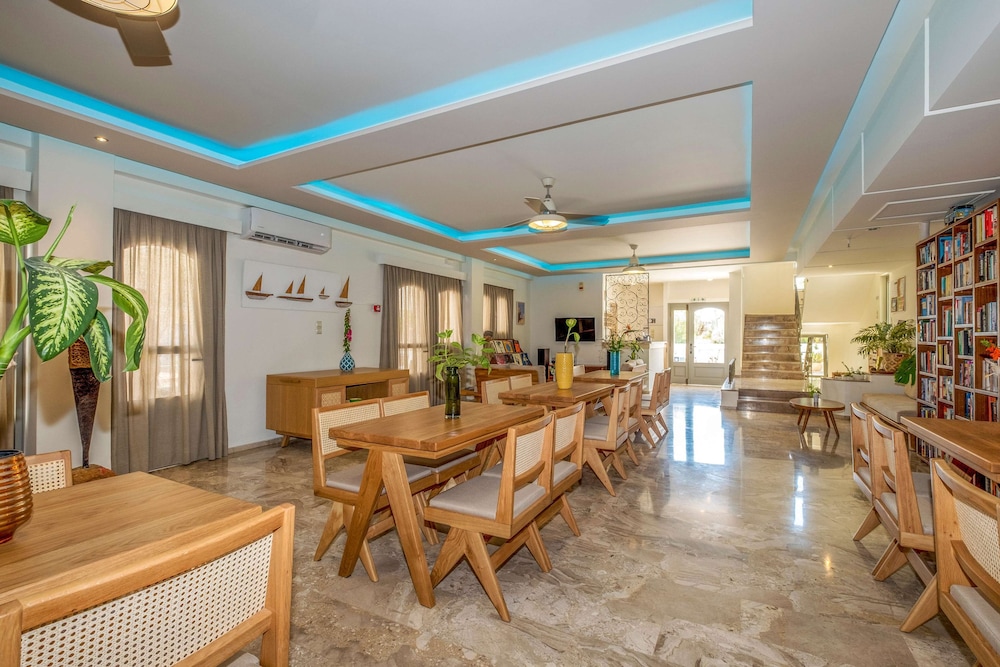 Aris Hotel Paleochora 37/42