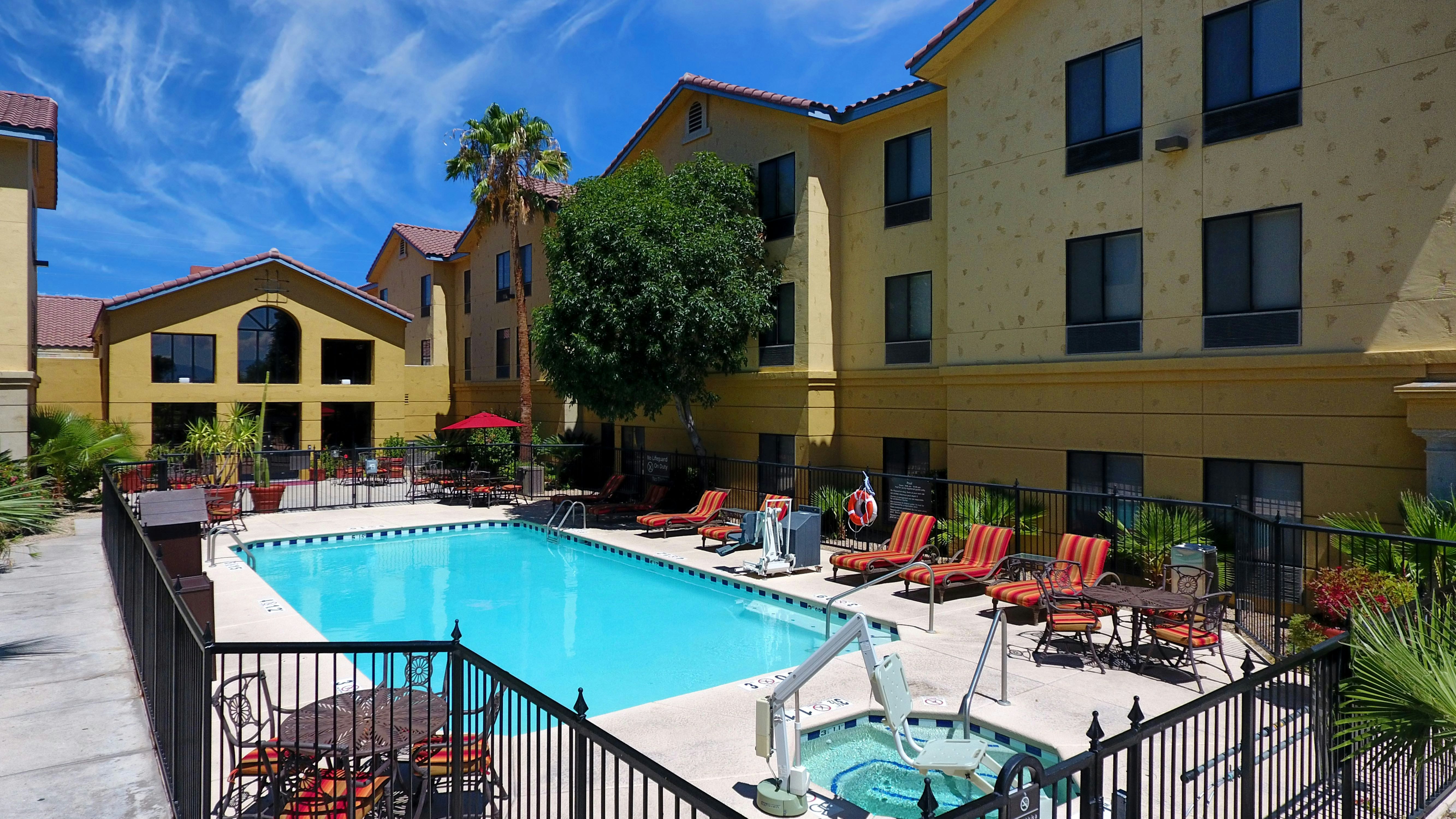 Hampton Inn and Suites Tucson Mall 60/62