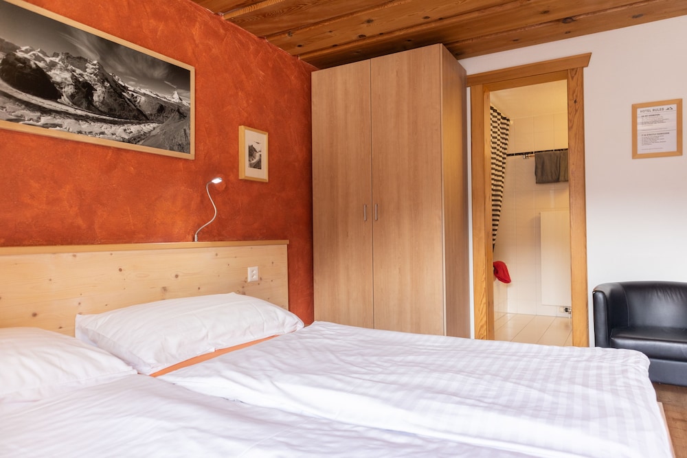 Hotel Bahnhof 22/50