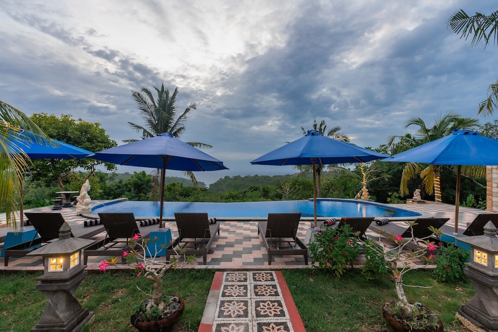 Penida Sunset Ocean View Bungalows 46/59