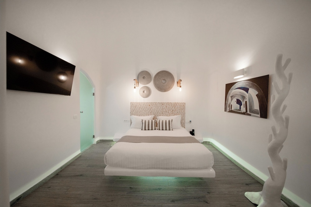 Angel Luxury Suites 20/46