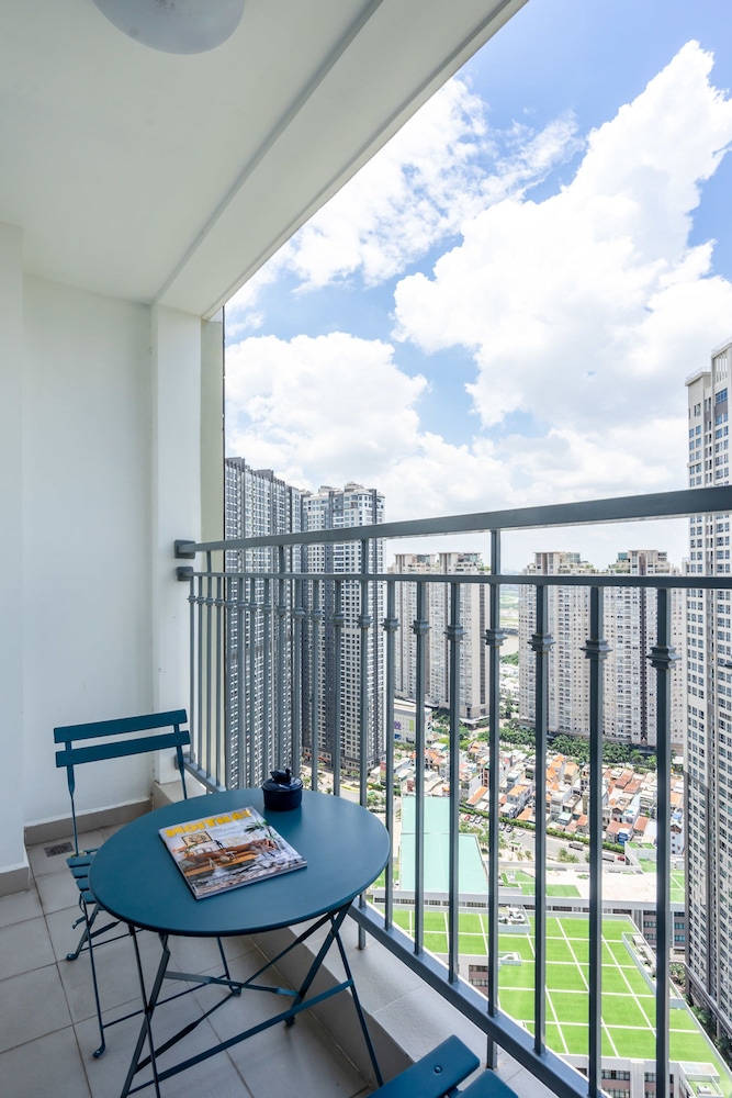 Hoasun Boutique Apartment - Vinhomes Central Park 35/50