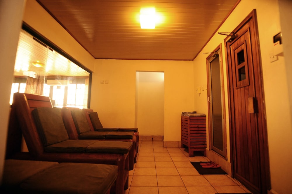 Kenya Comfort Hotel 49/69
