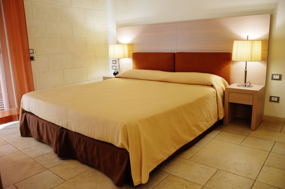 Room at Tenuta Monacelle, MONOPOLI