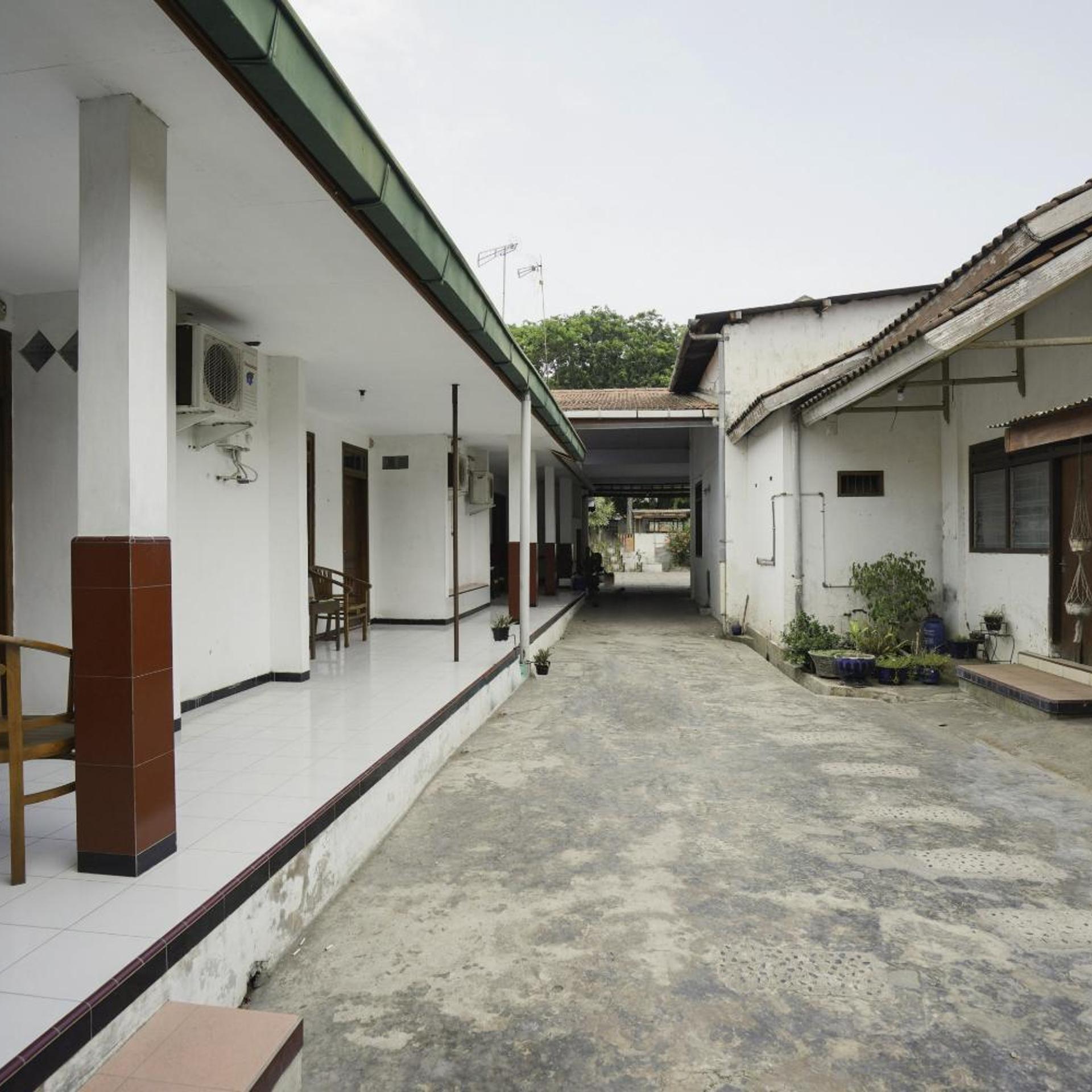 OYO 1999 Hotel Tentrem Syariah 24/33