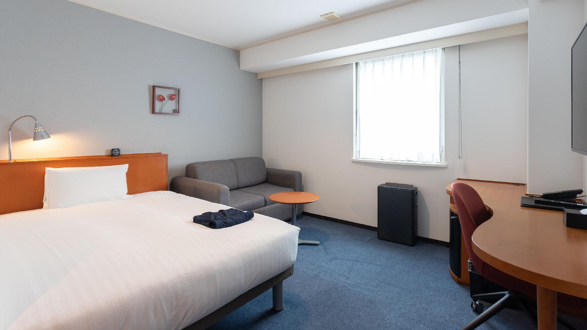 DELUXE, SINGLE, DOUBLE BED