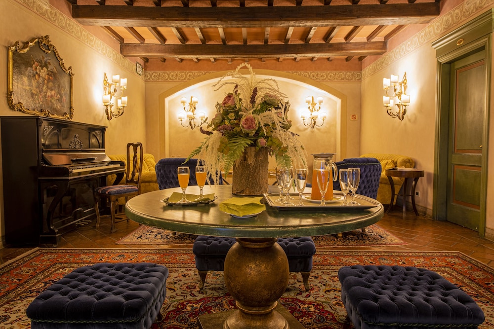Boccaccio Hotel 52/65