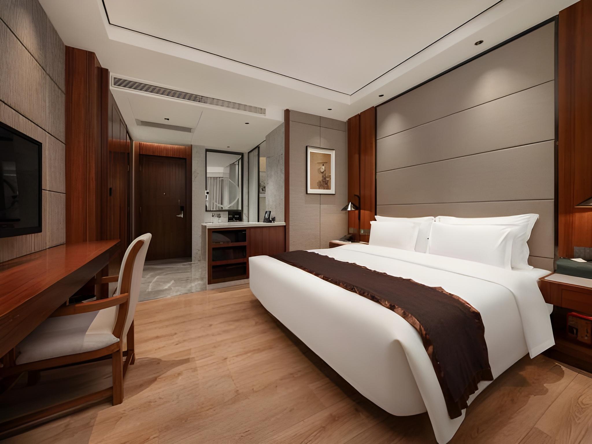 Smart, Grand, King Bed