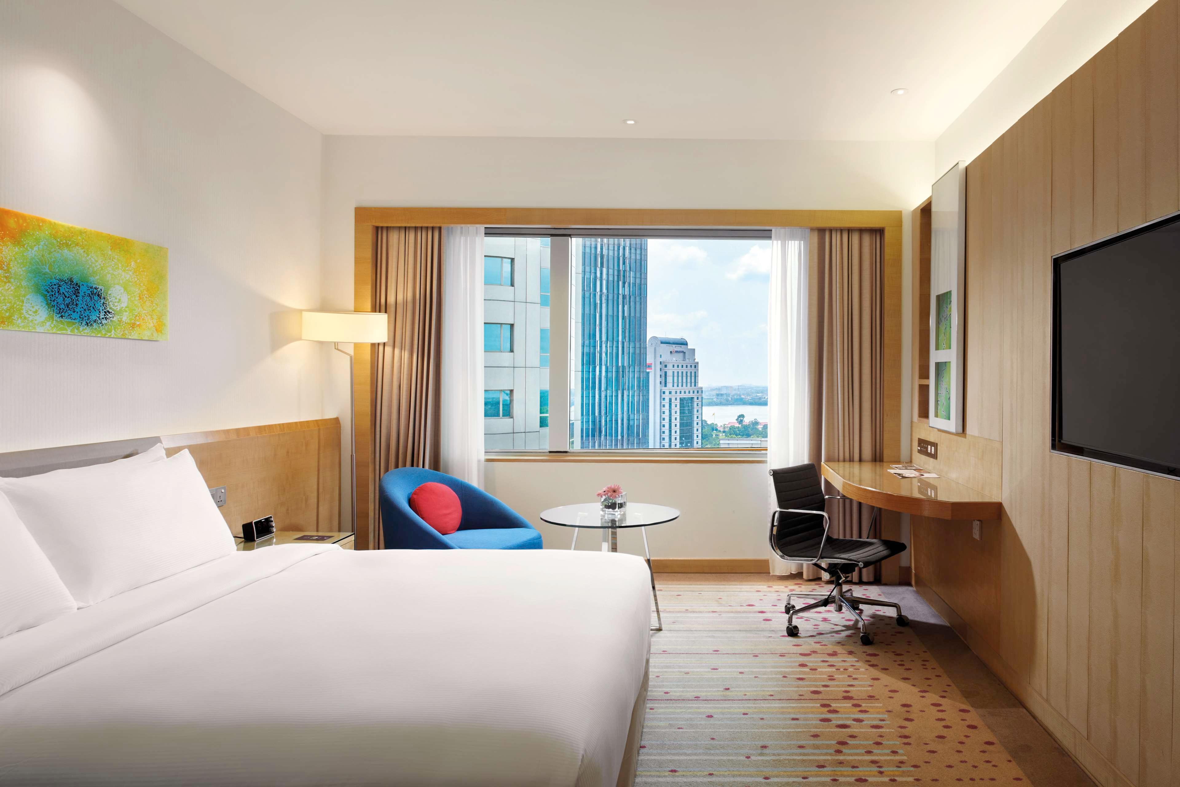 EXECUTIVE, KING BED, LOUNGE ACCESS