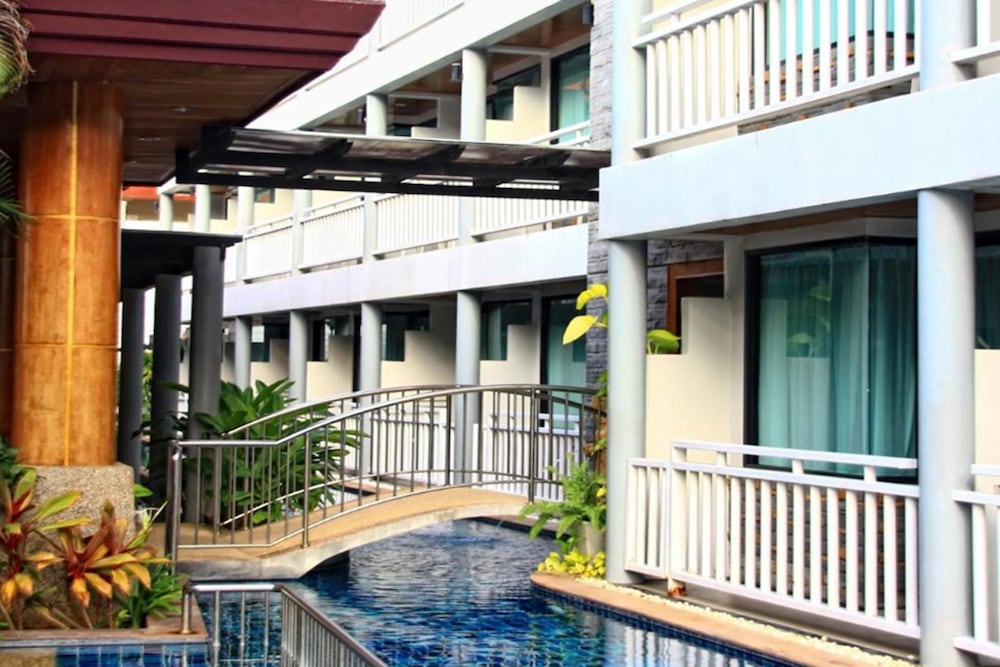 HONEY RESORT 3/42
