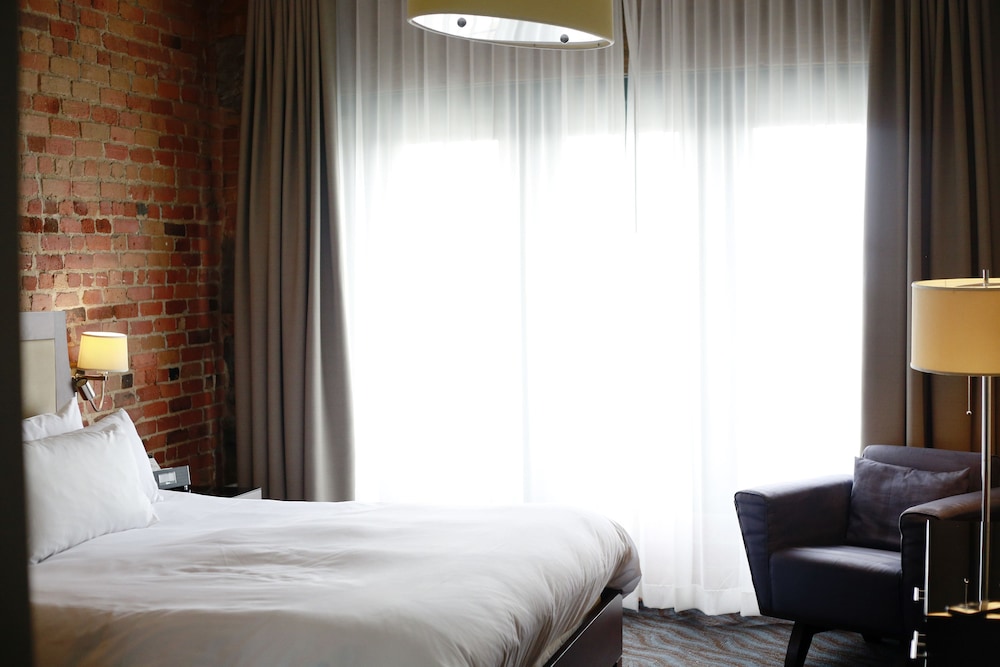 Hotel Nelligan 5/56