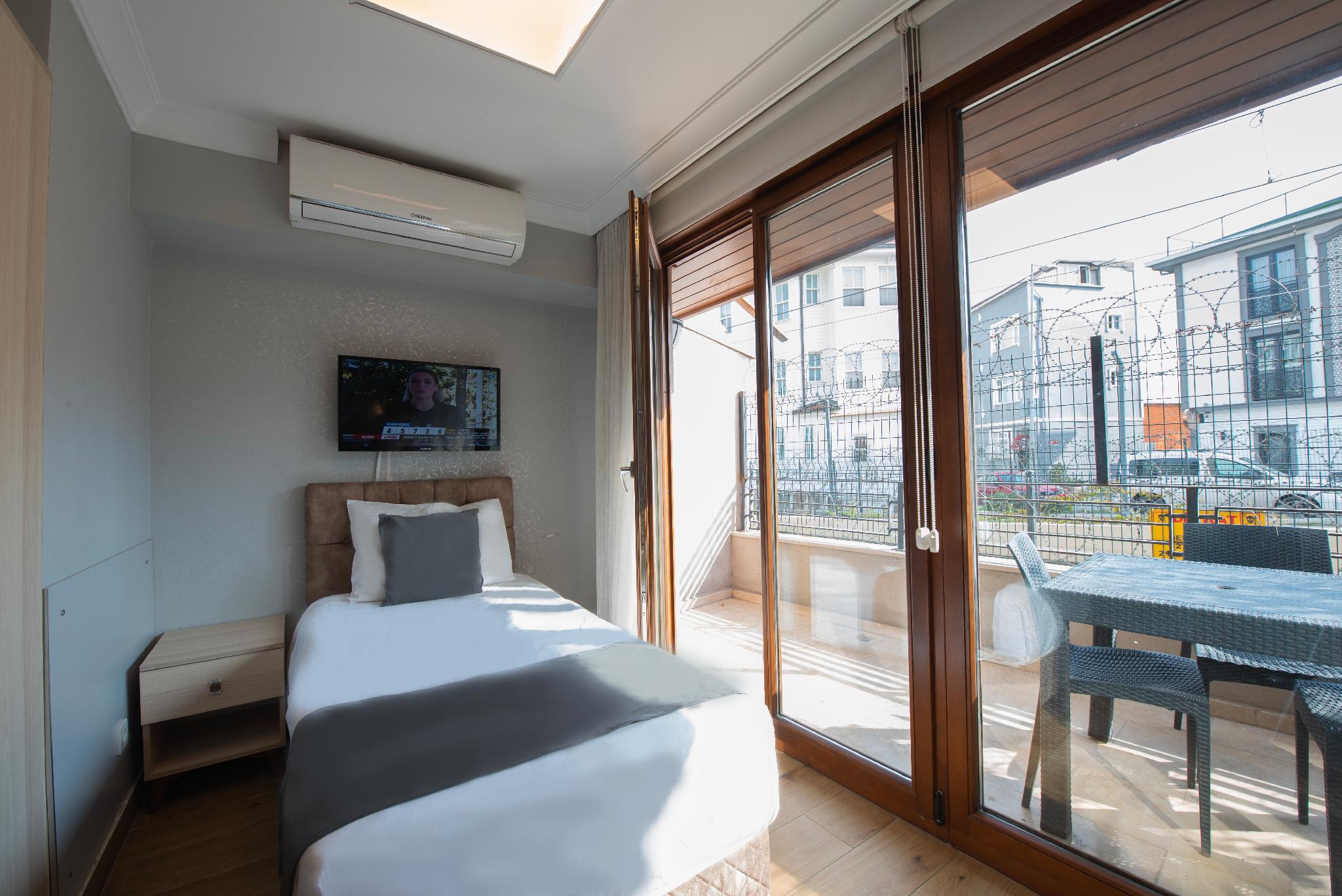 Room, 1 King and 1 Single Beds, Balcony, Garden Floor, Annex
