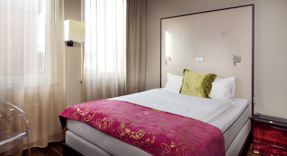 Home Hotel Folketeateret 12/39
