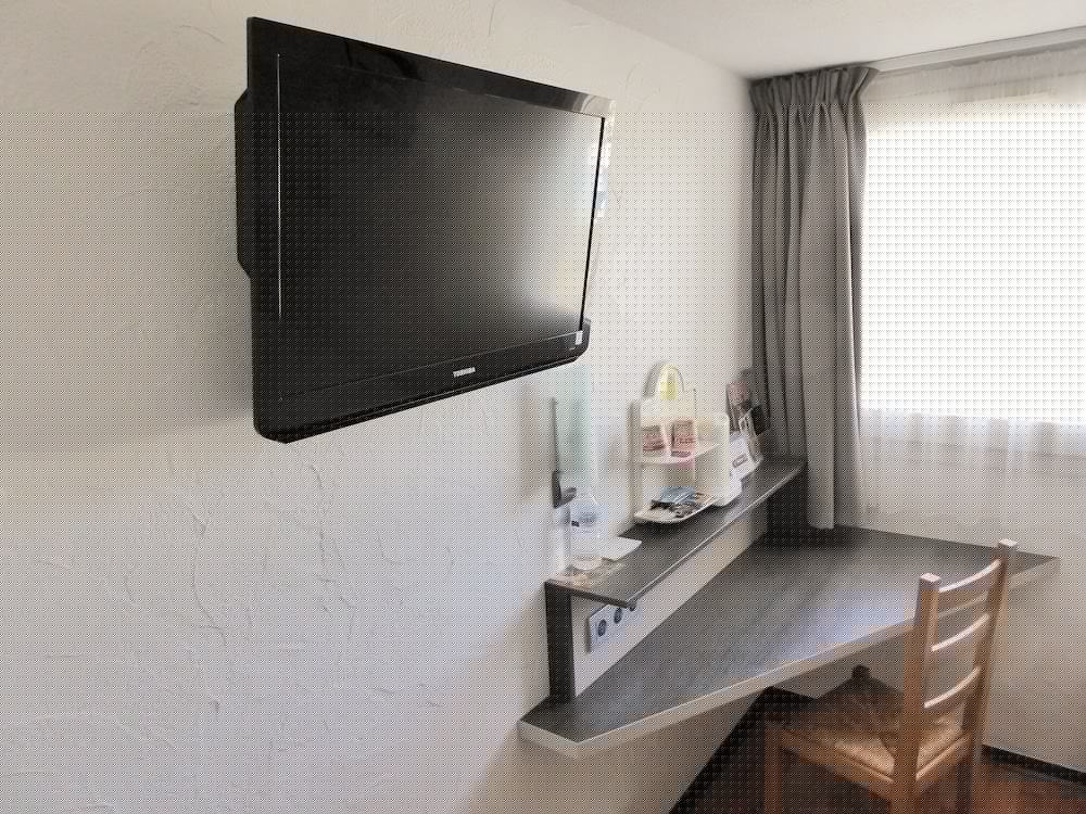Hotel Le Relais Pau Lons 32/53