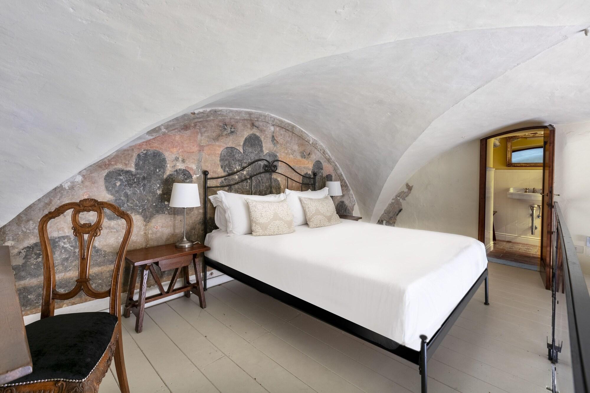 1 Bedroom, Duplex, Apartment, Sofa