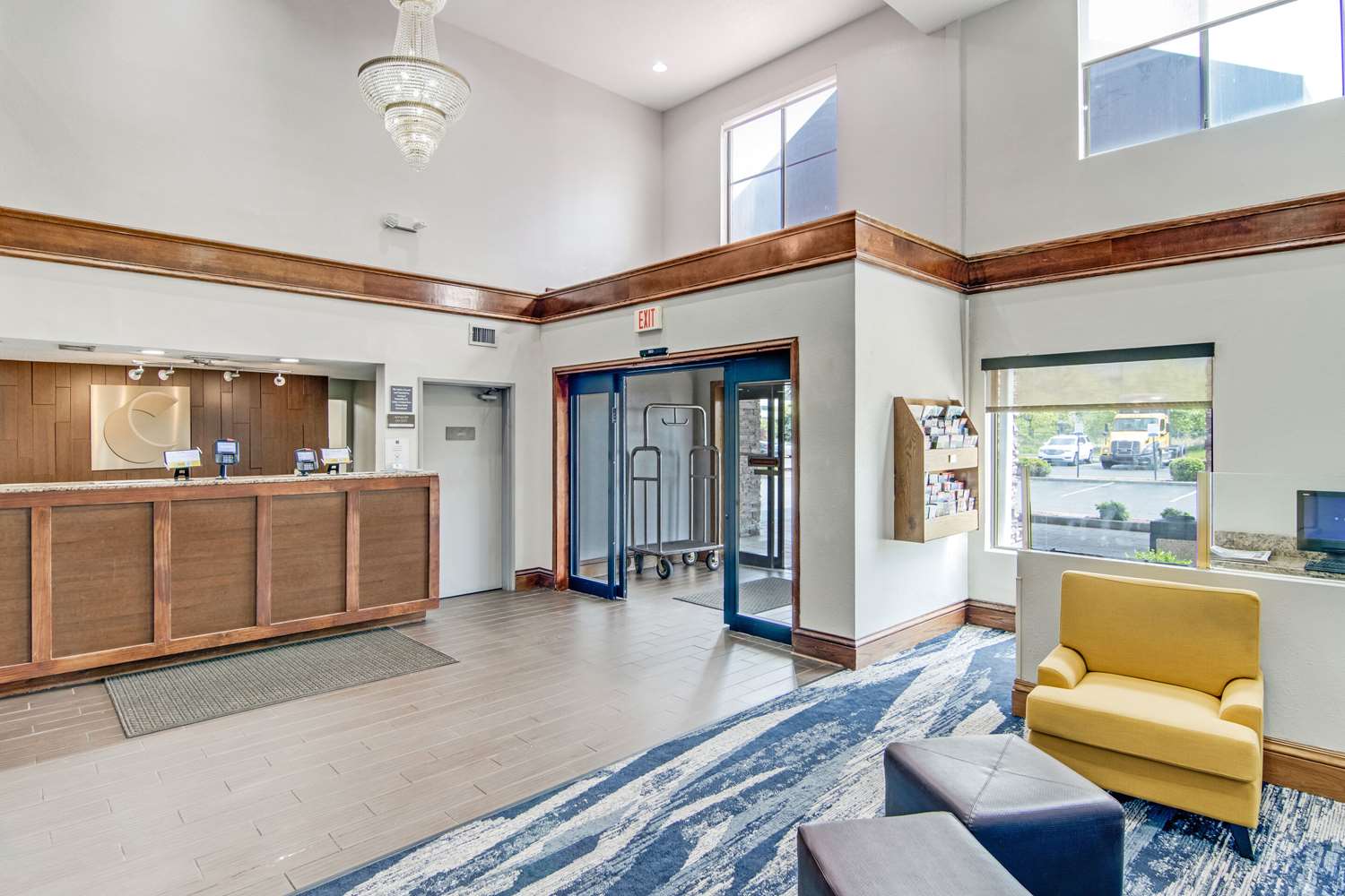 Comfort Suites Near I-80 And I-94 4/39