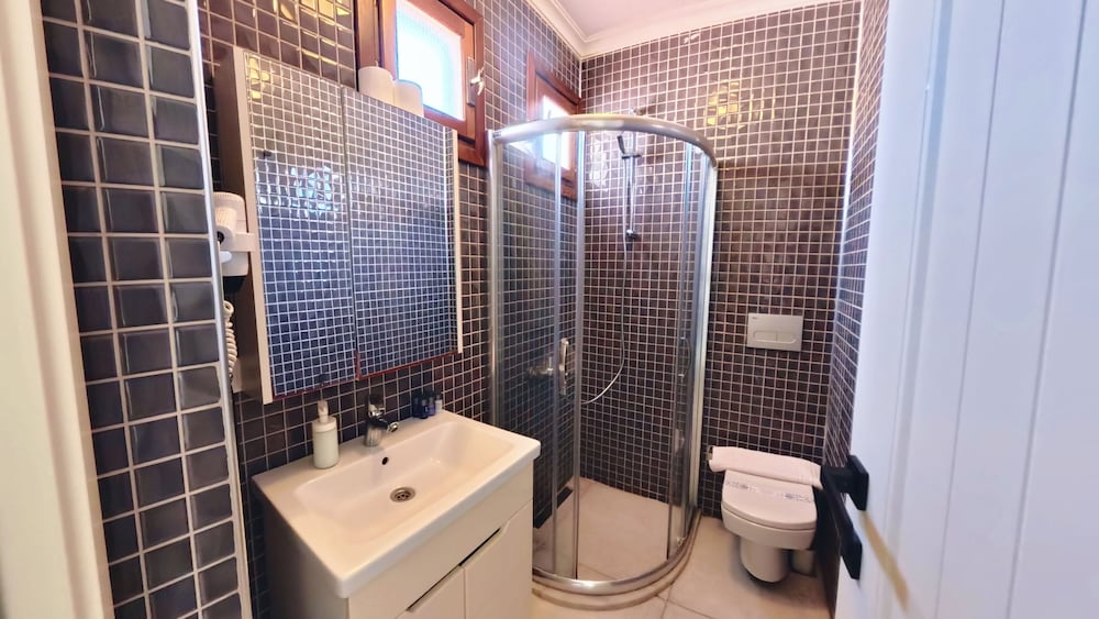Cunda Dalyan Otel 48/49