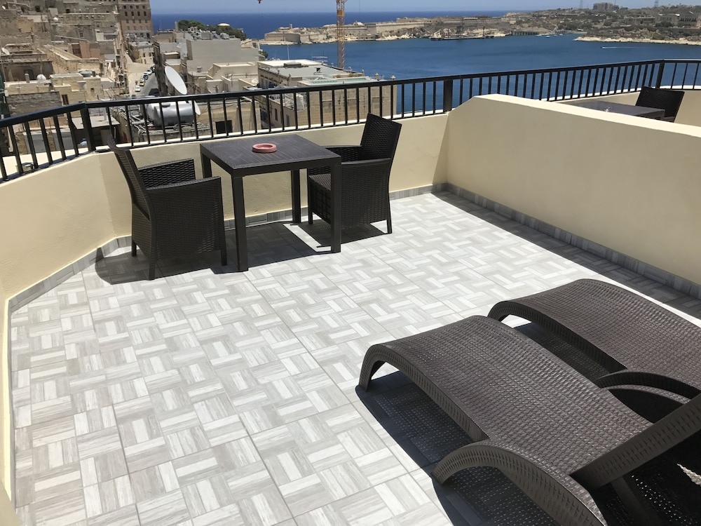 Grand Harbour Hotel 28/45