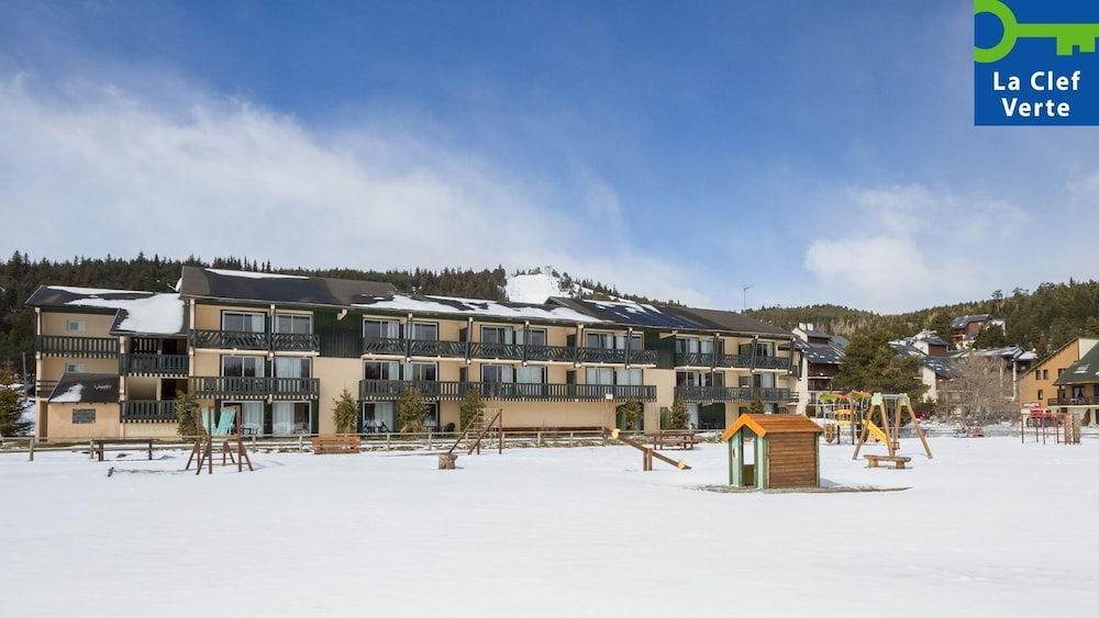 RESIDENCE PIERRE AND VACANCES LE SEQUOIA 2/43