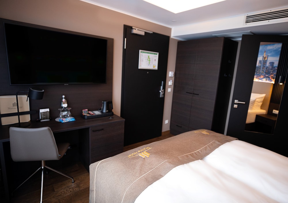 City, Queen Bed، Skyline Hotel 5/8