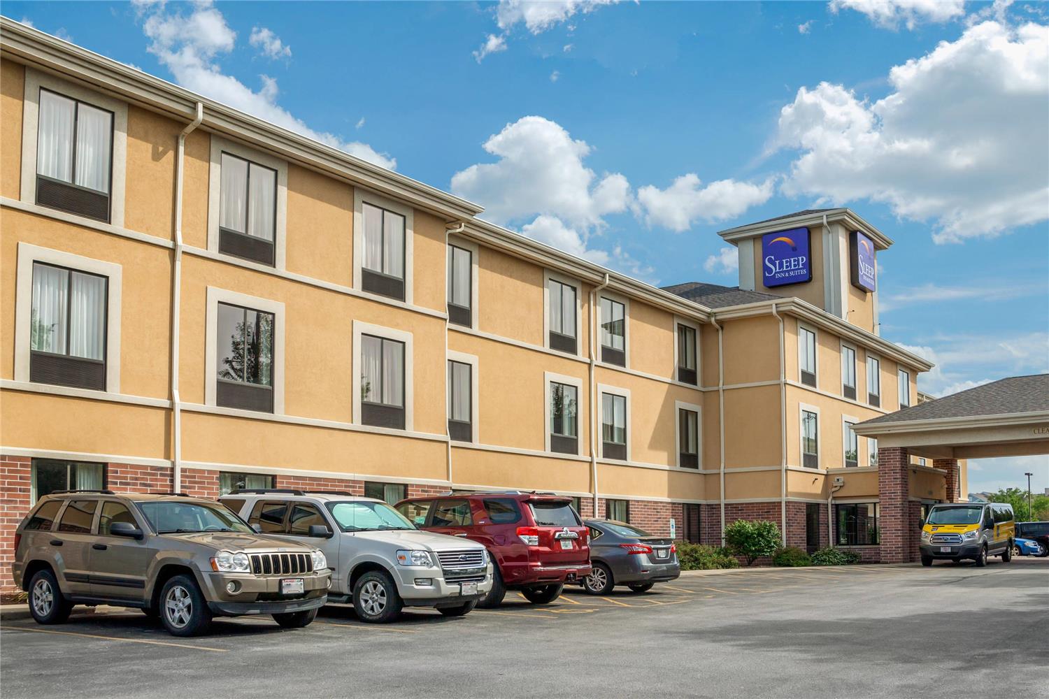 Sleep Inn and Suites Airport Milwaukee WI 35/38