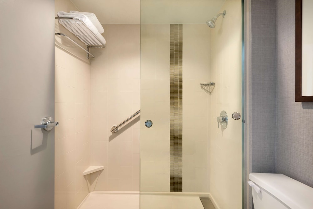 Hyatt Place Chicago/ Schaumburg 12/34