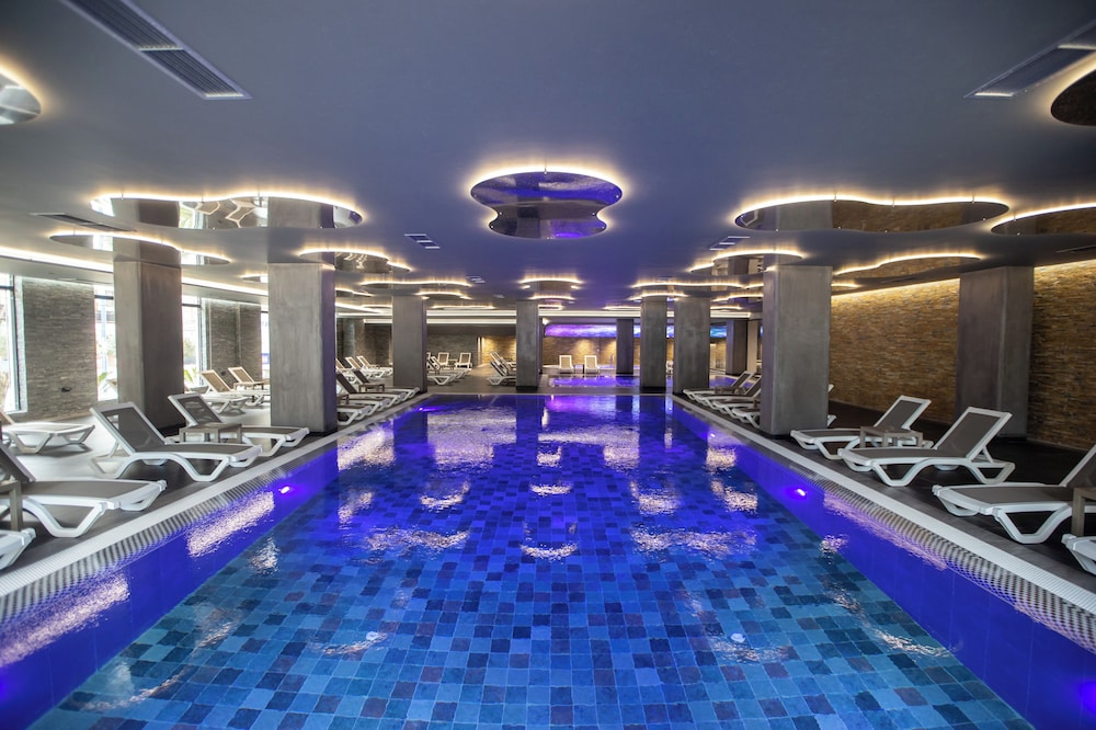 Fafa Premium Hotel 52/70