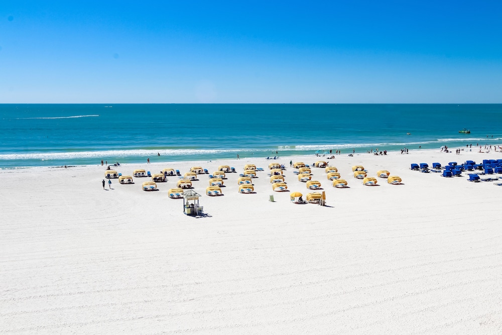 Coral Reef Beach Resort 19/32