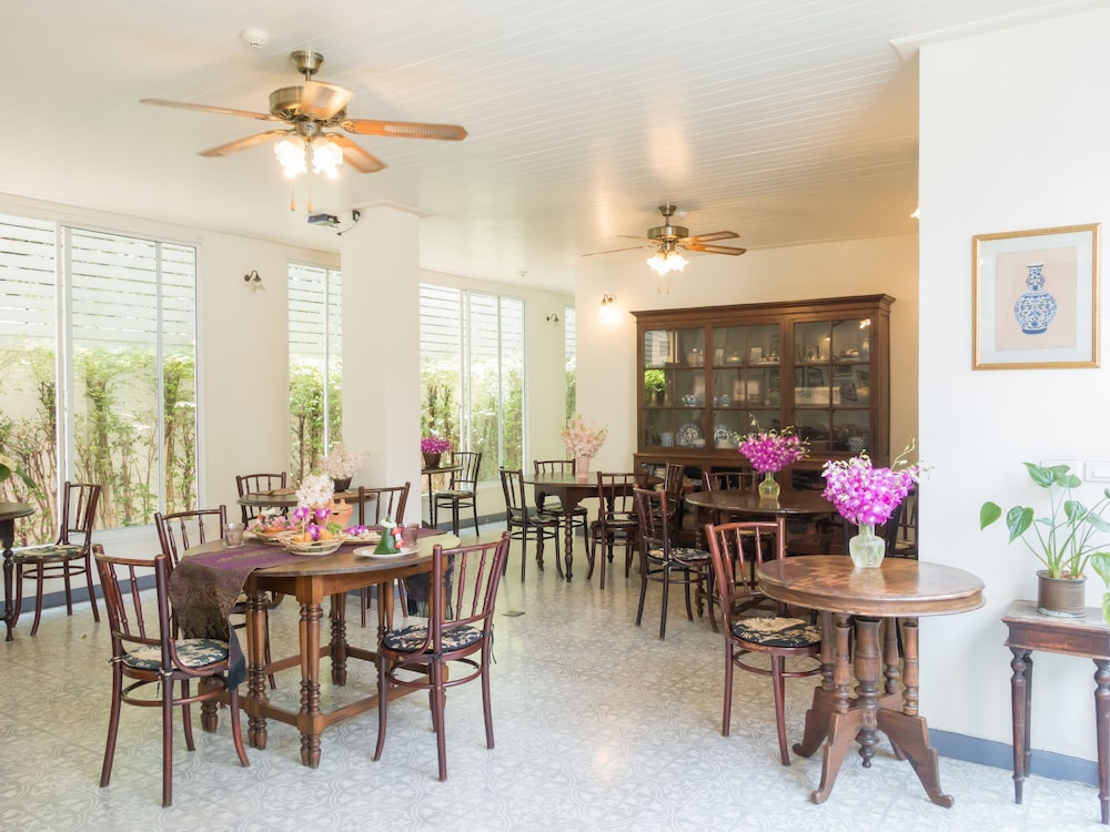 SSIP Boutique Dhevej Bangkok 37/50