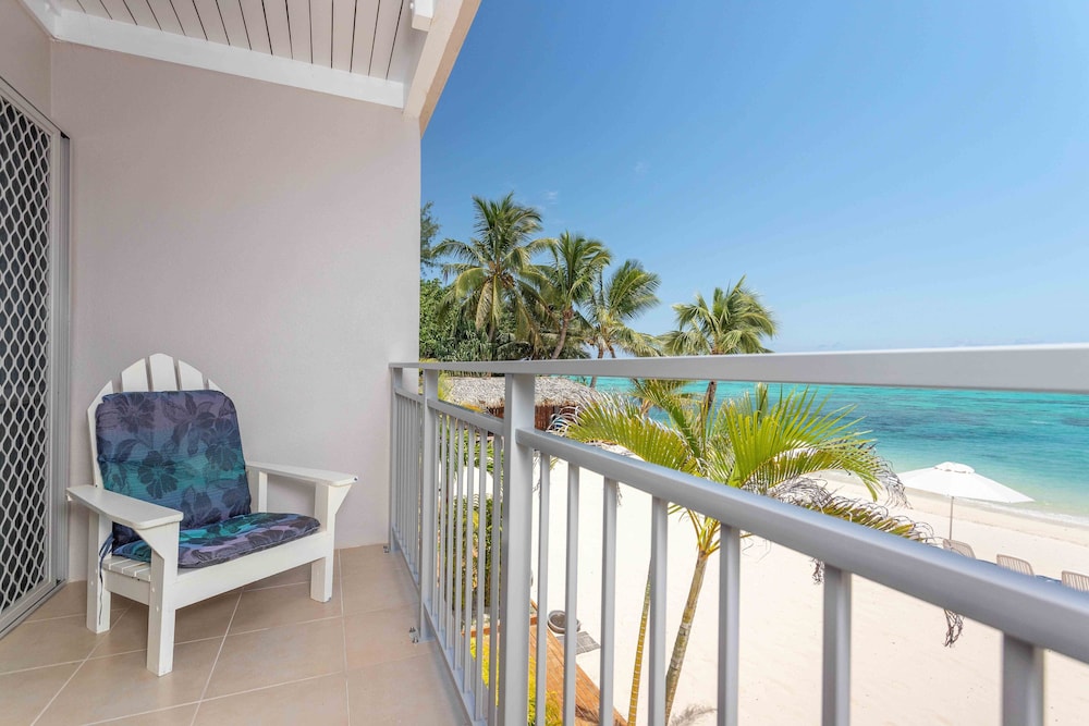 Moana Sands Beachfront Hotel 36/58