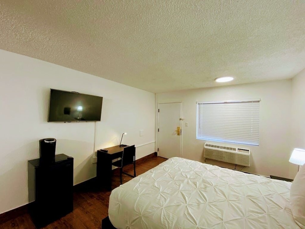 Ocotillo Apartments & Hotel 11/40