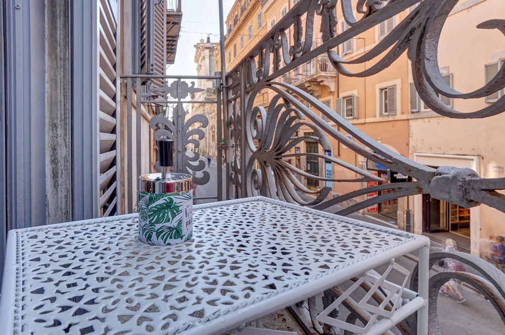 Spagna Boutique Luxury Suites 52/68