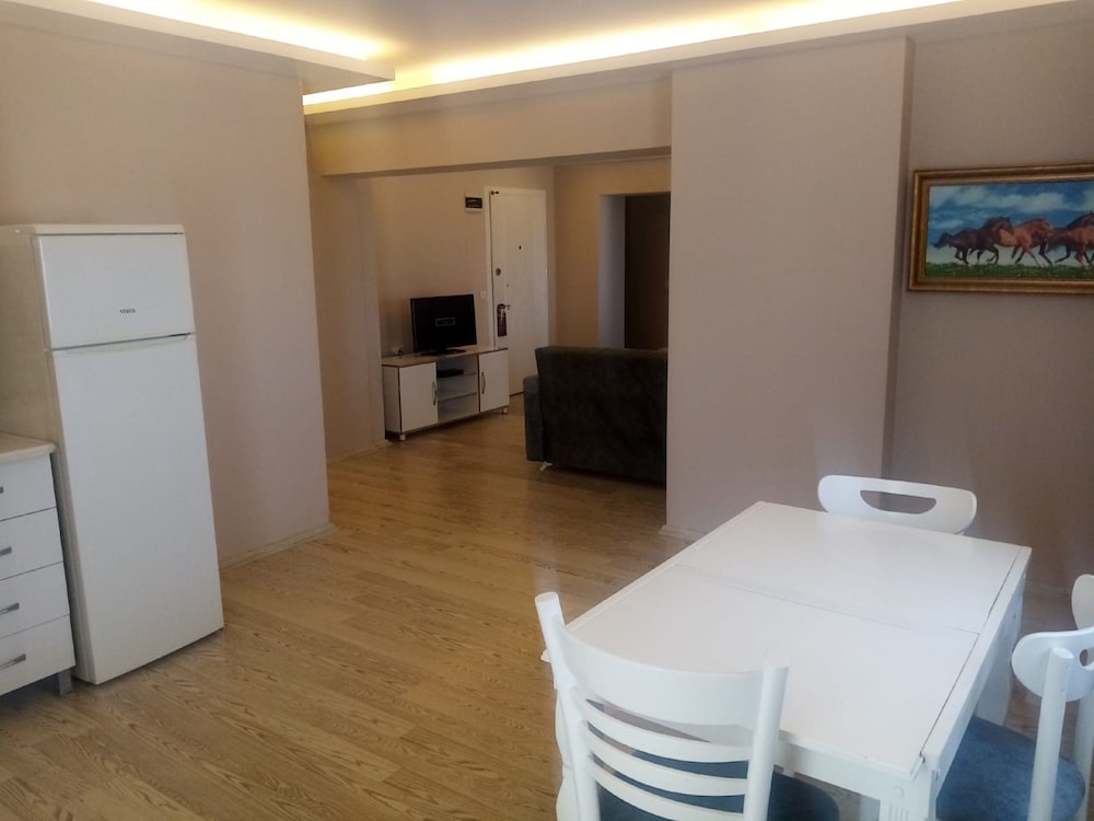 Silver Tower Residence 17/50