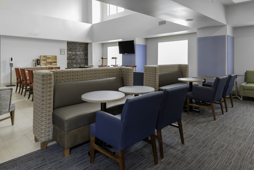 Holiday Inn Express Hotel & Suites Cordele North 57/79