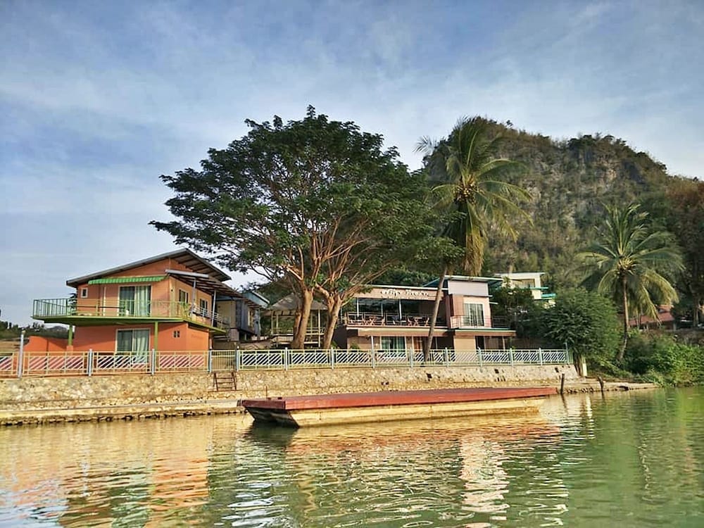 Golden Dragon Resort Kanchanaburi (ex Srisook Resort) 35/50