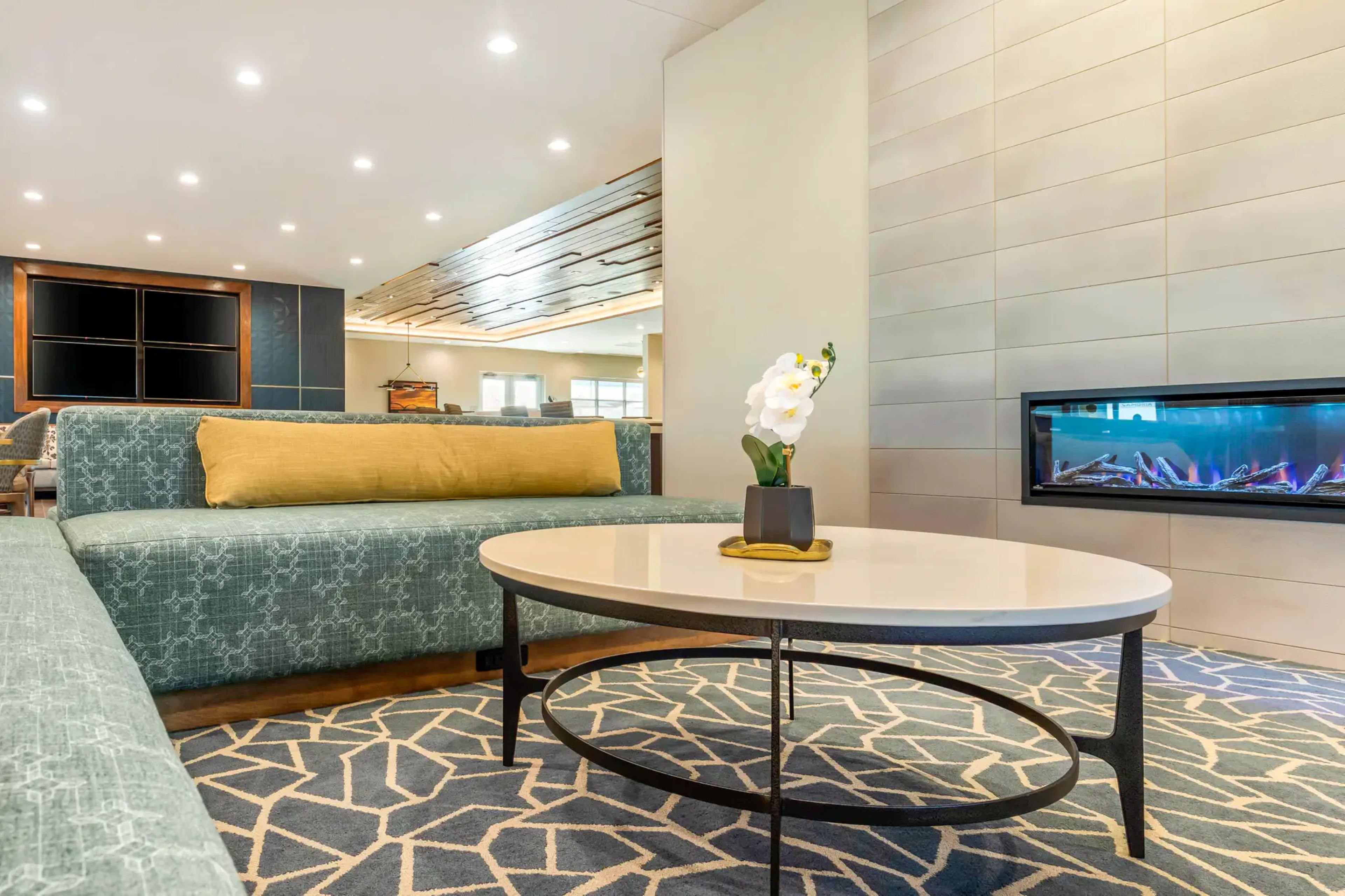 Holiday Inn Express Bettendorf - Davenport NE by IHG 9/41