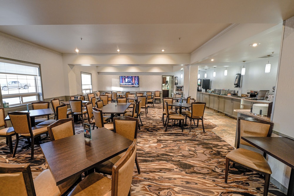 Service Plus Inn and Suites - Grande Prairie 45/62