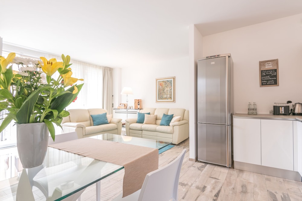Rivetto Suites 3/37
